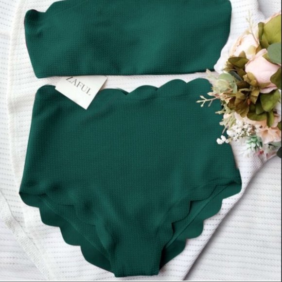 Bikini Set - Picture 3 of 8